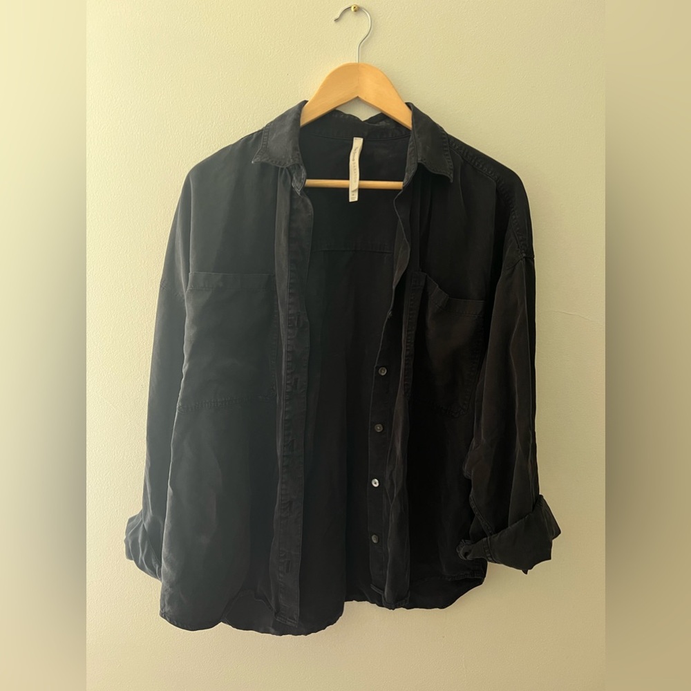 Aritzia Babaton Black Lyocell Button Down